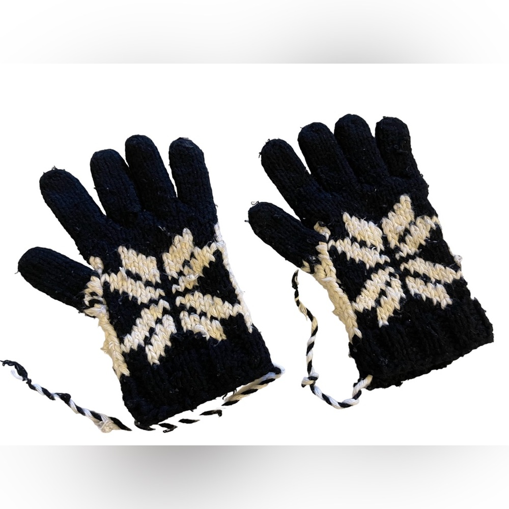 Warm Woolly Winter Gloves - Picture 4 of 5
